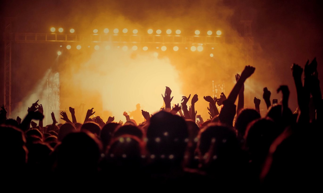 One replay operator or two: choosing the right desk for a live show