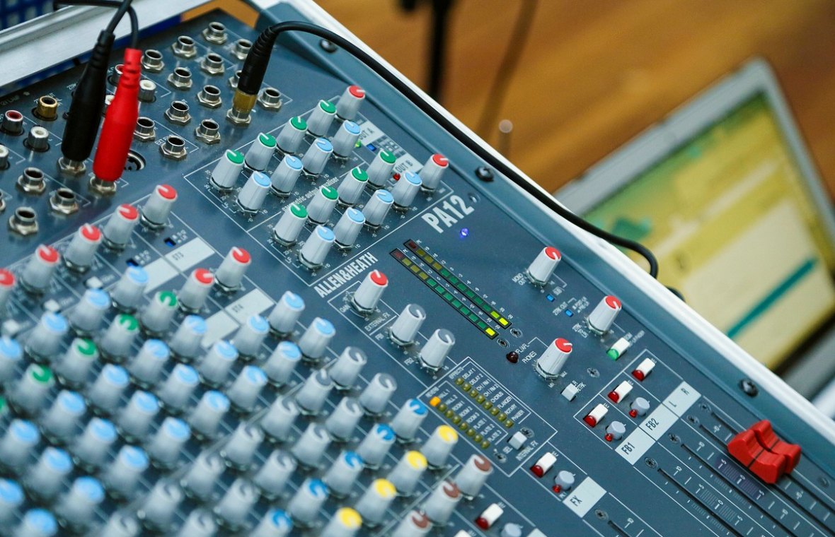 Multi-camera vision mixing